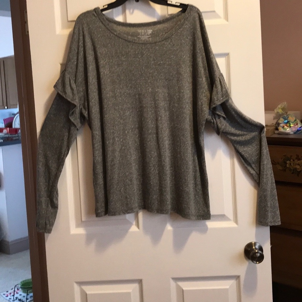Grey women’s top